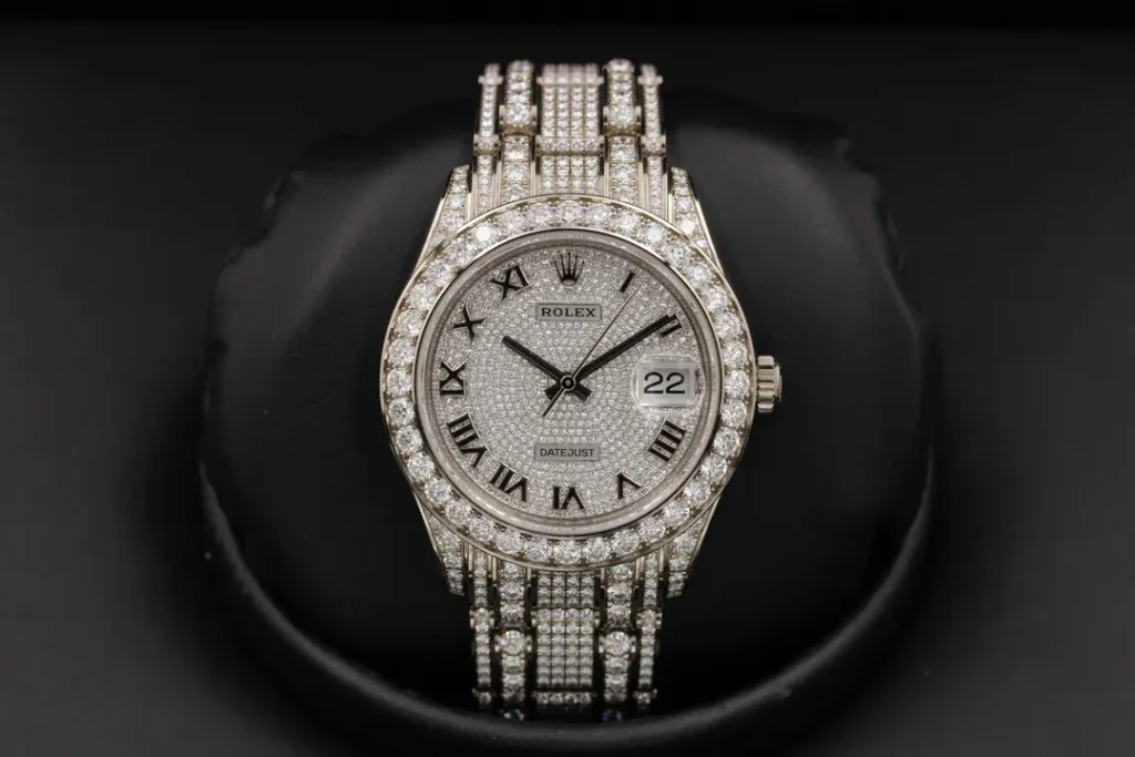 Đồng hồ Rolex đính kim cương